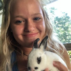 Meet your Posher, Ella